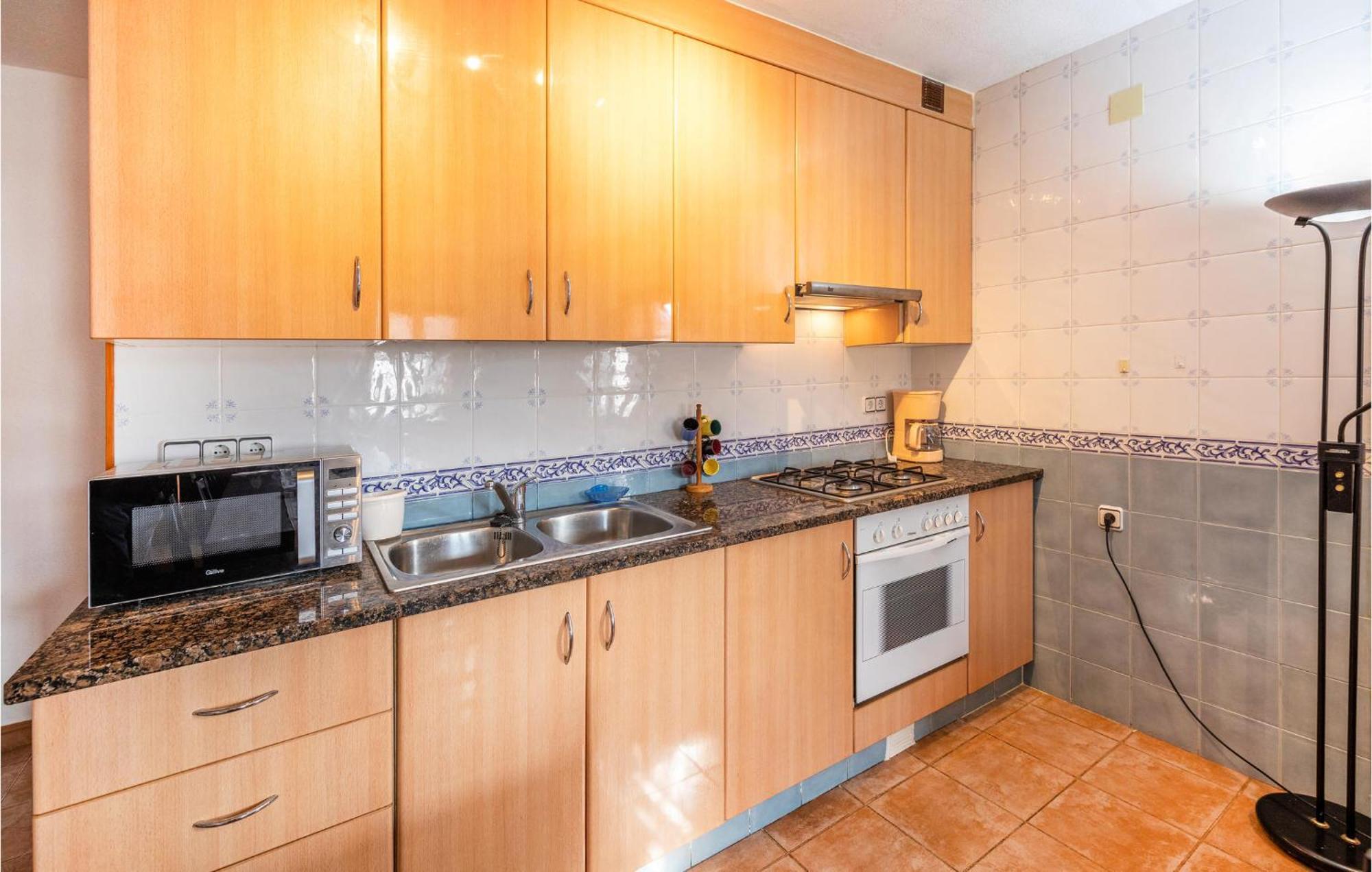 Awesome Home In Riells I Viabrea With Wifi Breda Екстериор снимка