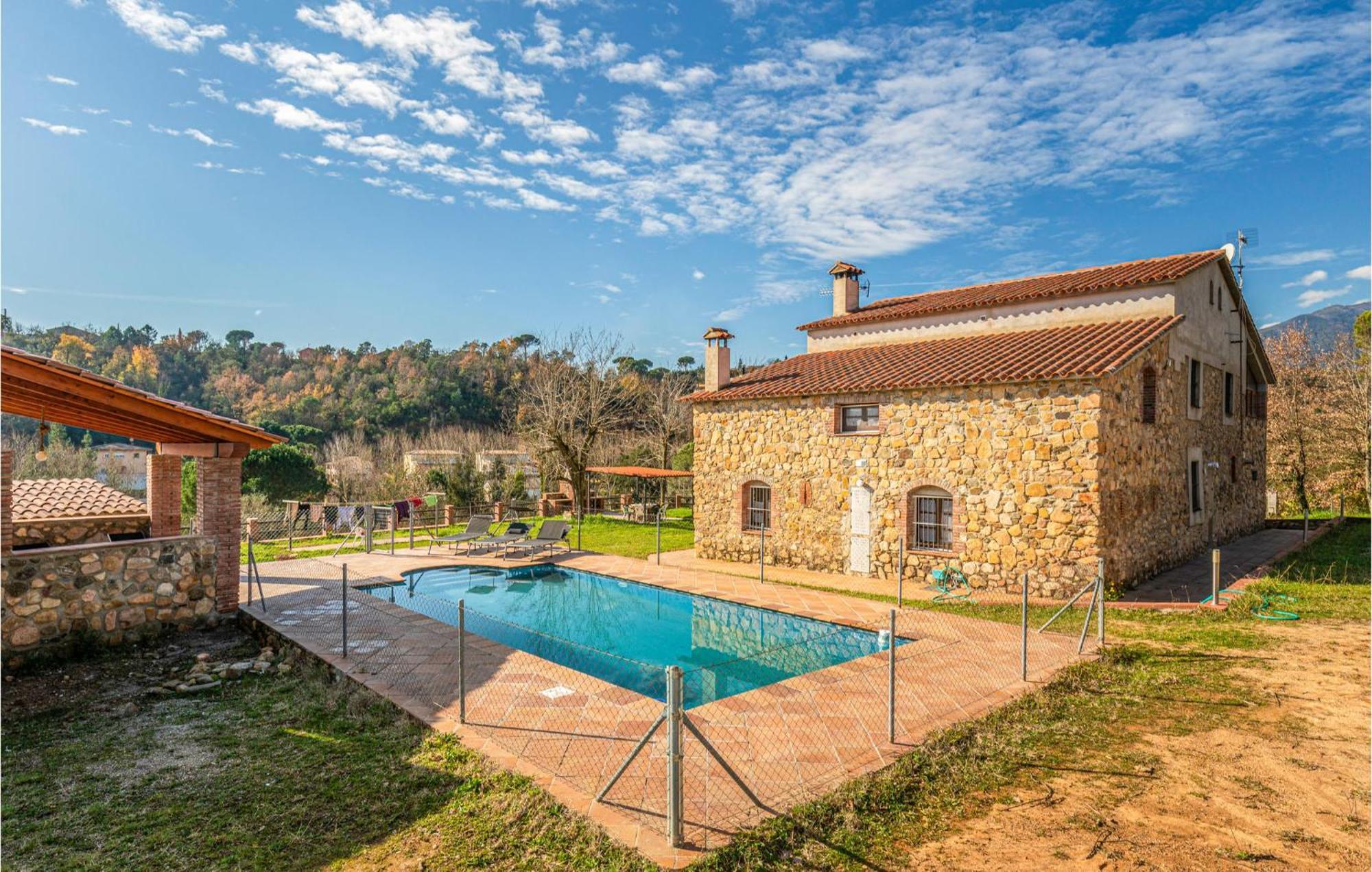 Awesome Home In Riells I Viabrea With Wifi Breda Екстериор снимка