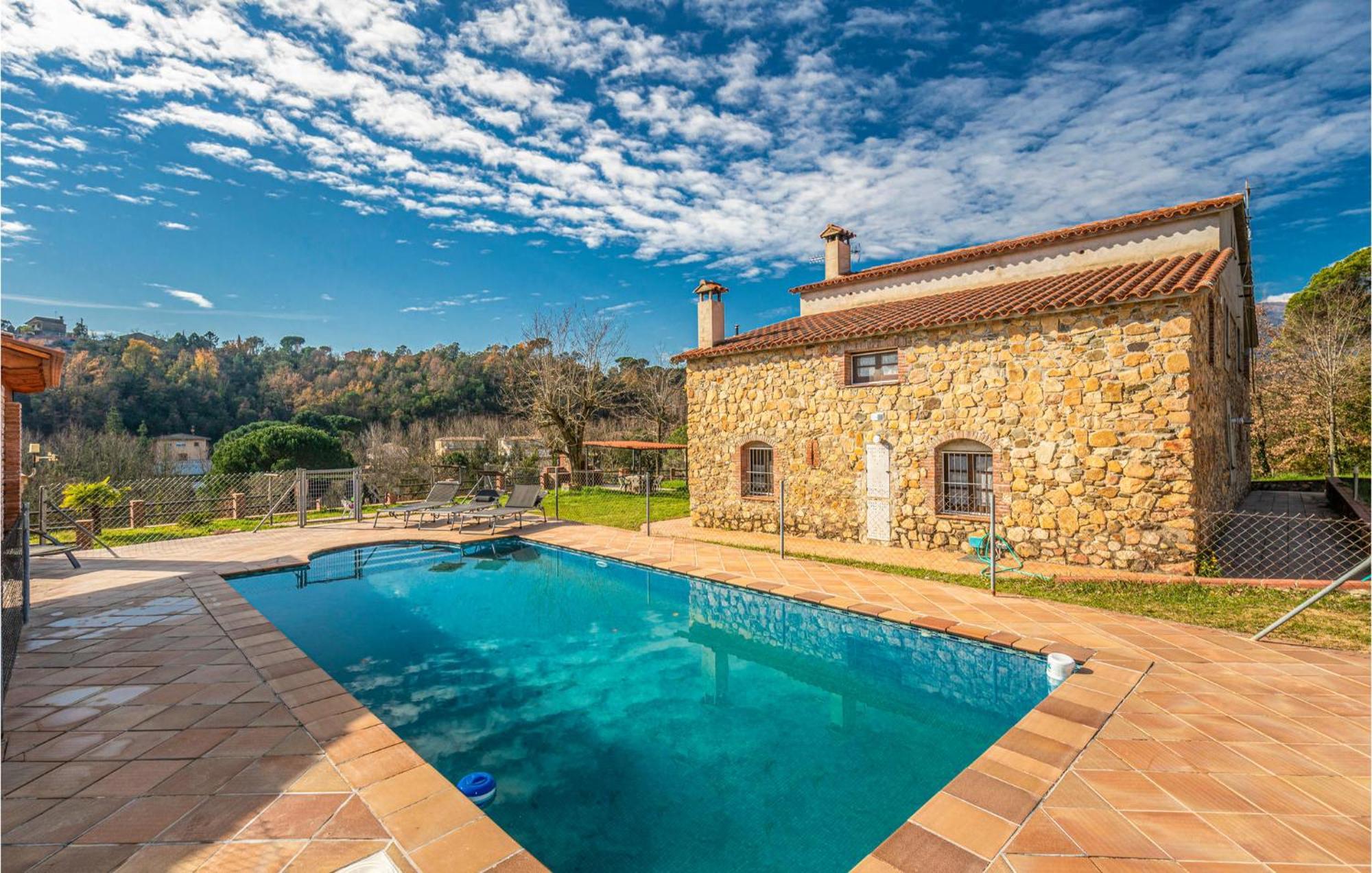 Awesome Home In Riells I Viabrea With Wifi Breda Екстериор снимка