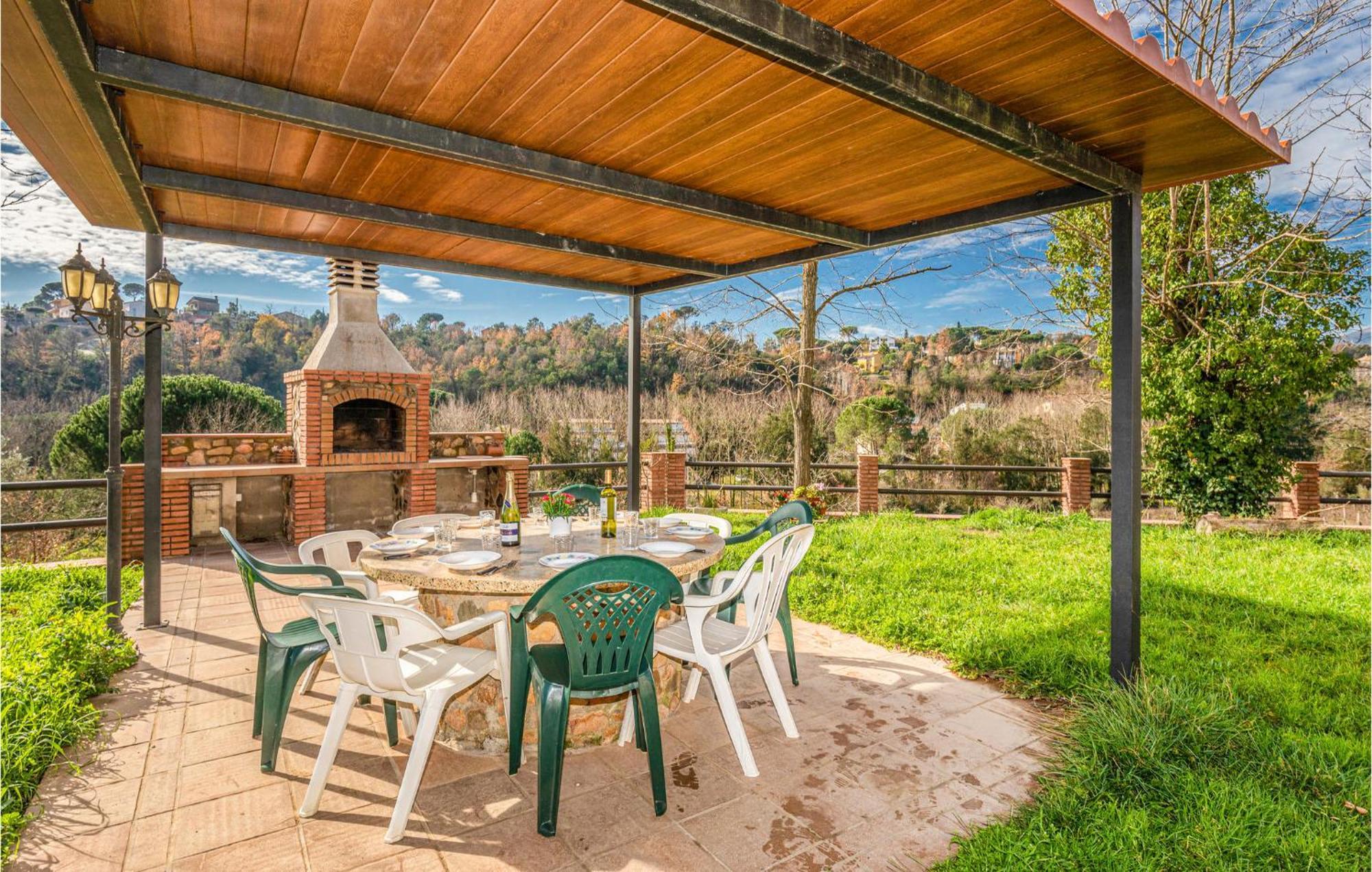 Awesome Home In Riells I Viabrea With Wifi Breda Екстериор снимка